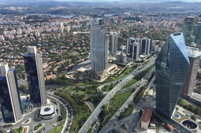 Levent villalar bölgesinde fark ediliyorum.