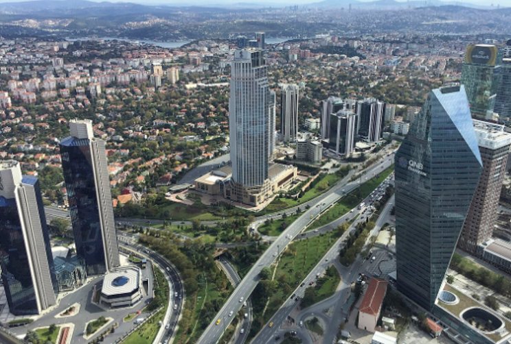 Levent villalar bölgesinde fark ediliyorum.